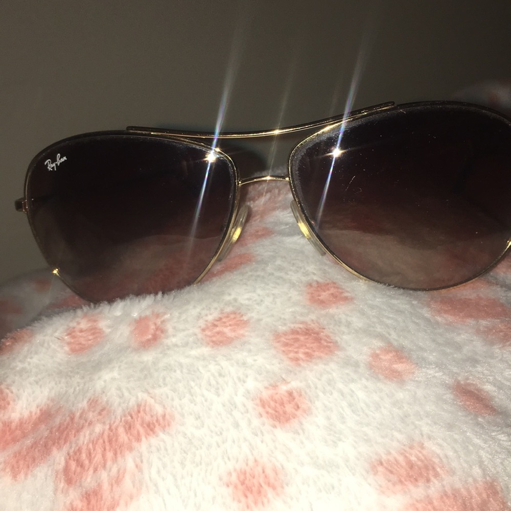 Aviator gold rim, tan lens authentic Ray bans!!